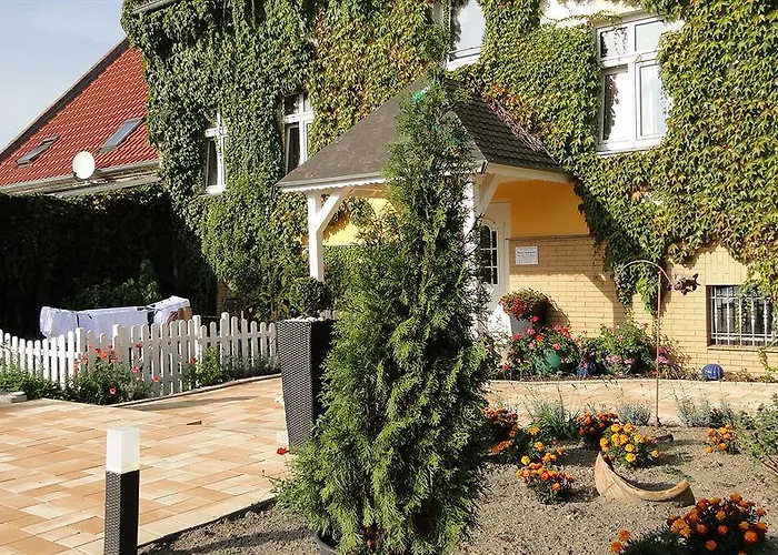 호텔 Hotel Dallgow 3*